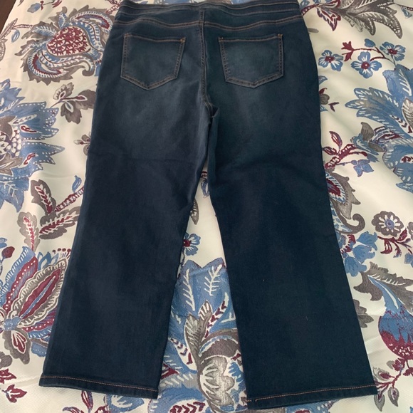 NWT - NY& CO HIGH-WAIST PULL-ON  CROPPED LEGGING - Picture 9 of 9